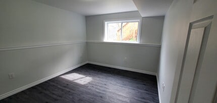 126 Cannifton Rd N in Belleville, ON - Building Photo - Building Photo