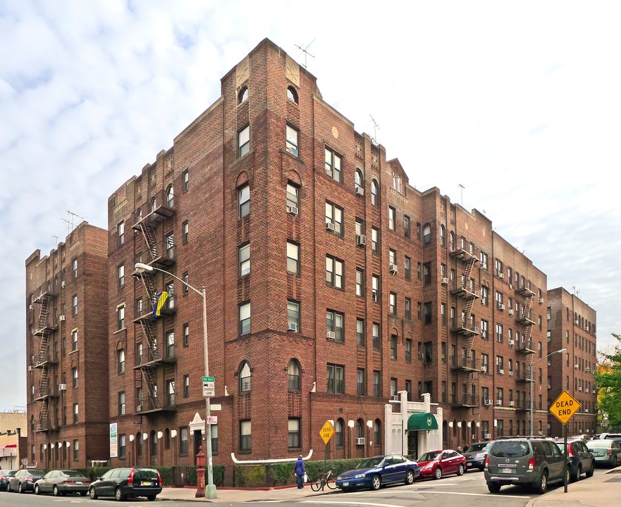 801 E 10th St in Brooklyn, NY - Foto de edificio