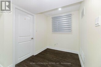 20 Hubbell Rd in Brampton, ON - Building Photo - Building Photo