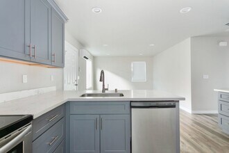 927 S Cushman Ave in Tacoma, WA - Foto de edificio - Building Photo