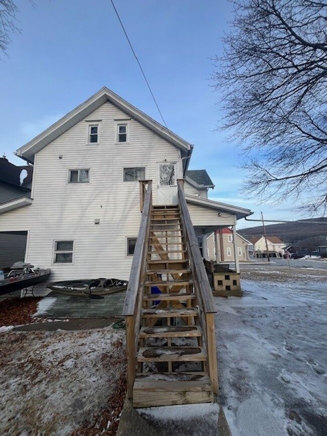 826-828 Center St in Jim Thorpe, PA - Building Photo - Building Photo