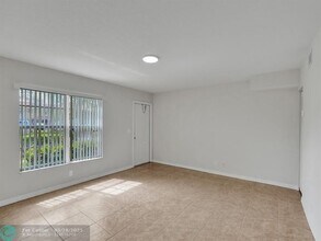 8503 NW 35th Ct in Coral Springs, FL - Building Photo - Building Photo
