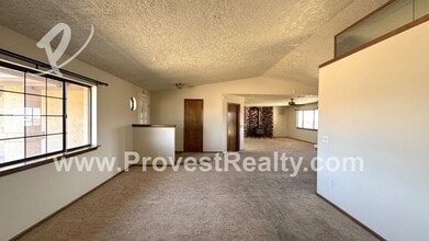 17771 Darwin St in Hesperia, CA - Building Photo - Building Photo