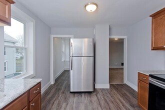 10 King St in Westfield, MA - Building Photo - Building Photo