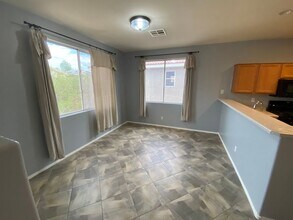 10827 Muscari Way in Las Vegas, NV - Building Photo - Building Photo