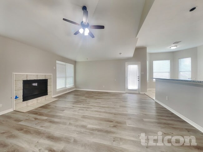 10834 Golden Sunshine Dr in Houston, TX - Foto de edificio - Building Photo