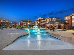 The Trails at Derby in Derby, KS - Foto de edificio - Building Photo
