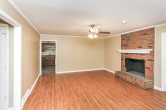 8123 Cairn Dr in Memphis, TN - Foto de edificio - Building Photo