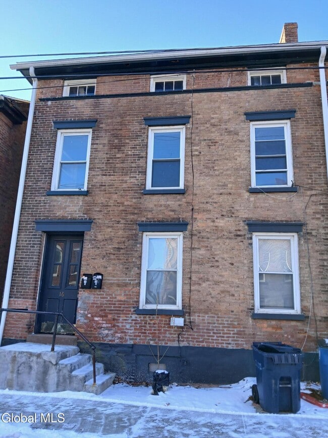 16 Cataract St in Cohoes, NY - Building Photo - Building Photo