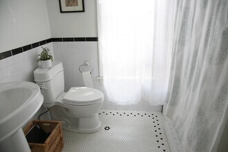 6141 Monterey Rd in Los Angeles, CA - Foto de edificio - Building Photo