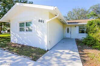 861 San Remo Ave in Naples, FL - Building Photo - Building Photo