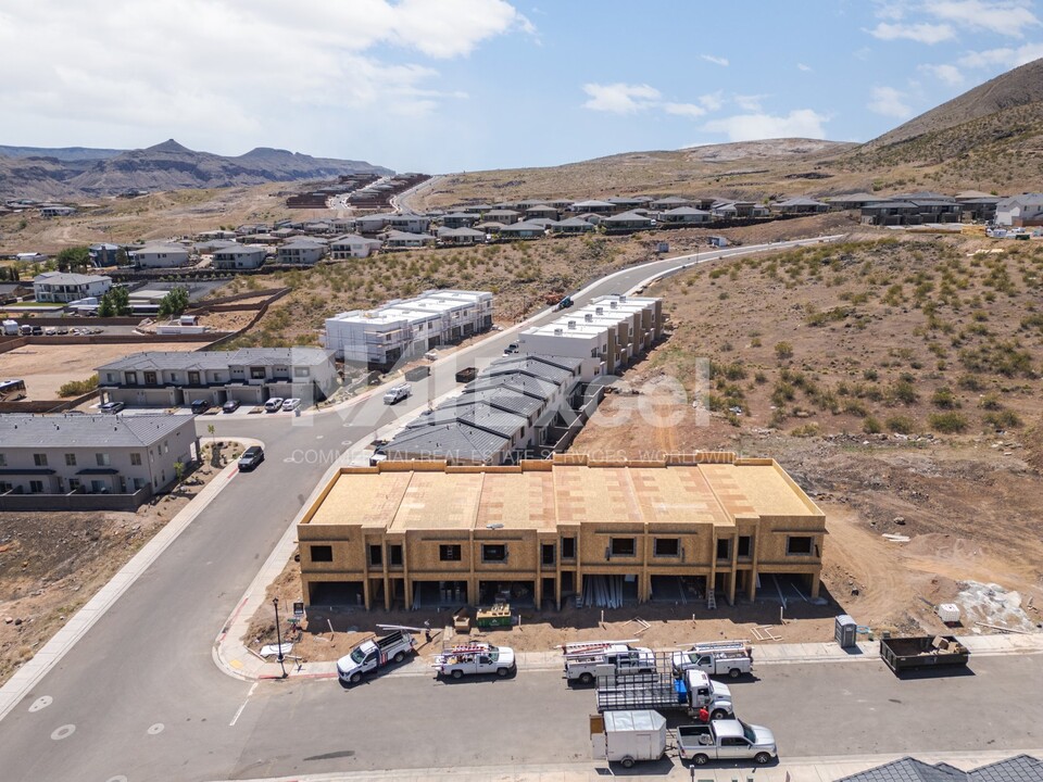 1950 250 S in Hurricane, UT - Building Photo