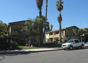 926 W 5th St in Corona, CA - Building Photo - Building Photo