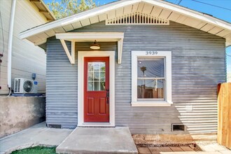 3550 Rosecrans St in San Diego, CA - Building Photo - Building Photo