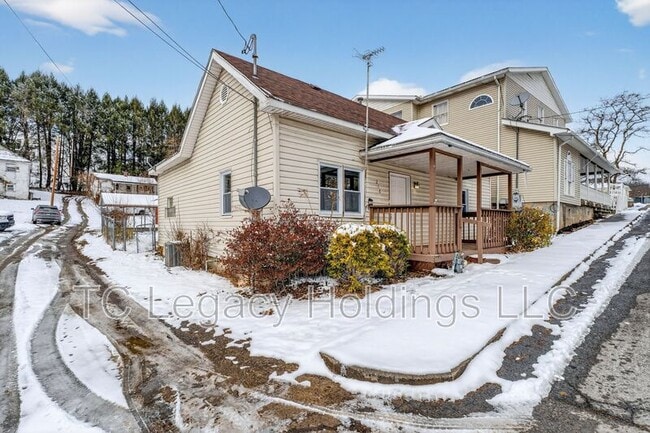 218 George St in Lumberport, WV - Building Photo - Building Photo