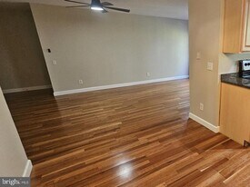 12012 Golf Ridge Ct in Fairfax, VA - Building Photo