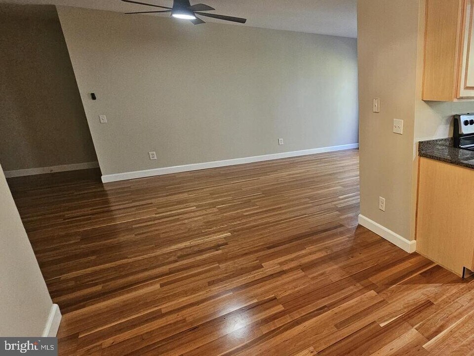 12012 Golf Ridge Ct in Fairfax, VA - Building Photo