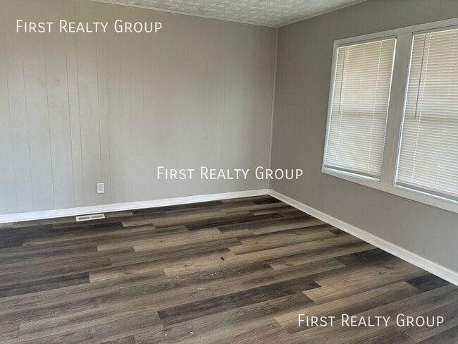 1671 Gummer Ave in Dayton, OH - Building Photo - Building Photo