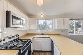 3208 S Olathe Way in Aurora, CO - Building Photo - Building Photo