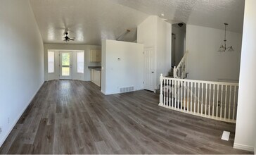 1482 N 160 W in Layton, UT - Building Photo - Building Photo