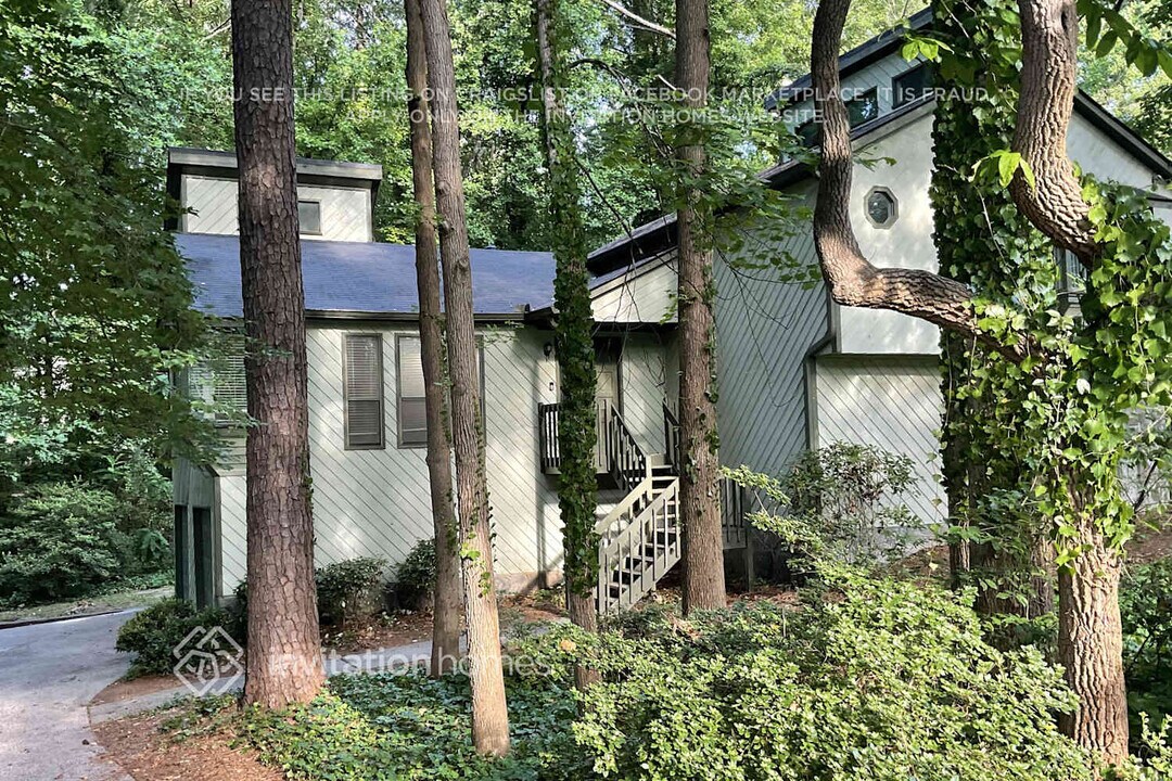 326 Homestead Cir NW in Kennesaw, GA - Building Photo