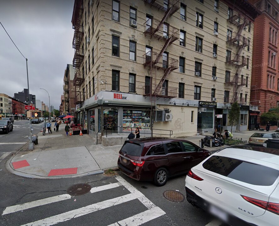 2100 2nd Ave in New York, NY - Building Photo