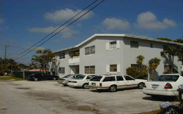 1220 Miami Rd in Fort Lauderdale, FL - Building Photo - Building Photo