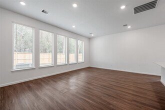 653 Royal Arch Dr in Conroe, TX - Building Photo - Building Photo