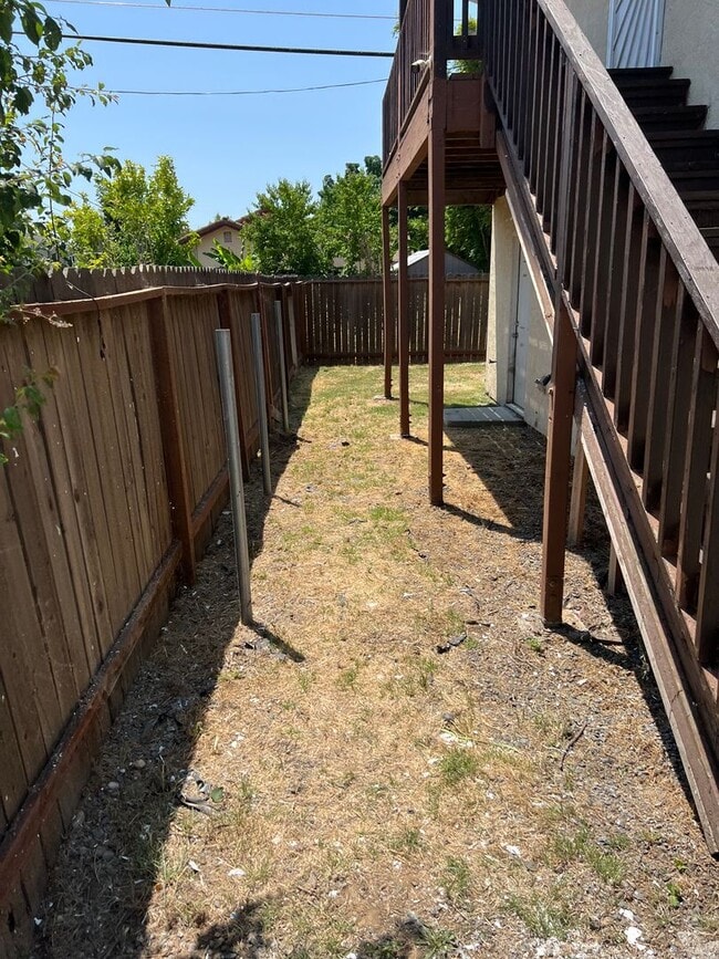 3744-3746 19th Ave in Sacramento, CA - Building Photo - Building Photo