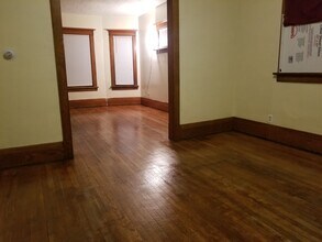 720 W 9th St in Waterloo, IA - Building Photo - Building Photo