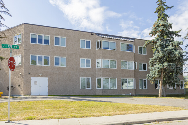 Bow Bridge Manor in Calgary, AB - Building Photo - Building Photo