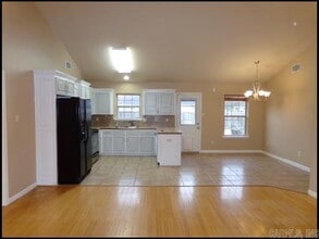 100 Corbin Cir in Cabot, AR - Building Photo - Building Photo