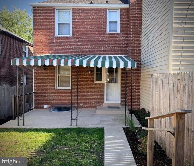 property at 632 Faraday Pl NE