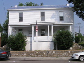 203 N Main St in Broadway, VA - Building Photo