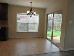 1321 Crestview Dr in Denison, TX - Building Photo - Building Photo