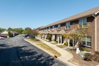 St. James Crossings Townhomes in Louisville, KY - Building Photo - Building Photo