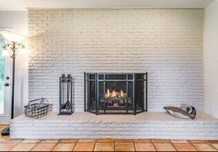 7220 Shiloh Rd in Midlothian, TX - Foto de edificio - Building Photo