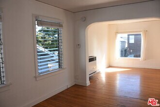 49 Paloma Ave-Unit -F in Los Angeles, CA - Building Photo - Building Photo