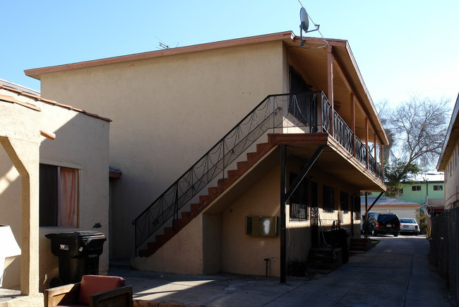 1014 S Myrtle Ave in Inglewood, CA - Foto de edificio - Building Photo