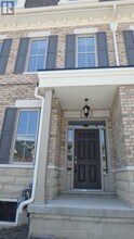 25 Amherst Cir in Vaughan, ON - Building Photo - Building Photo