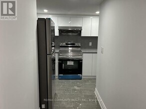40 Aspendale Dr in Toronto, ON - Building Photo - Building Photo
