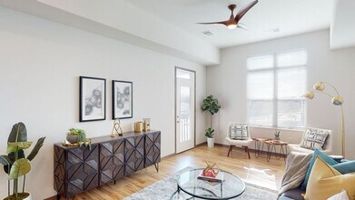 Van Buren East in Sun Prairie, WI - Foto de edificio - Building Photo