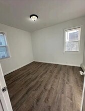 6 Dover St, Unit 1 in Fall River, MA - Building Photo - Building Photo