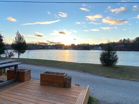 8 Russell Rd in Chelmsford, MA - Building Photo