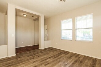 7253 W Gardenia Ave in Glendale, AZ - Building Photo - Building Photo