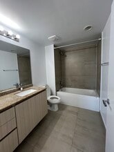 255 NE 14th St, Unit B1 in Miami, FL - Building Photo - Building Photo