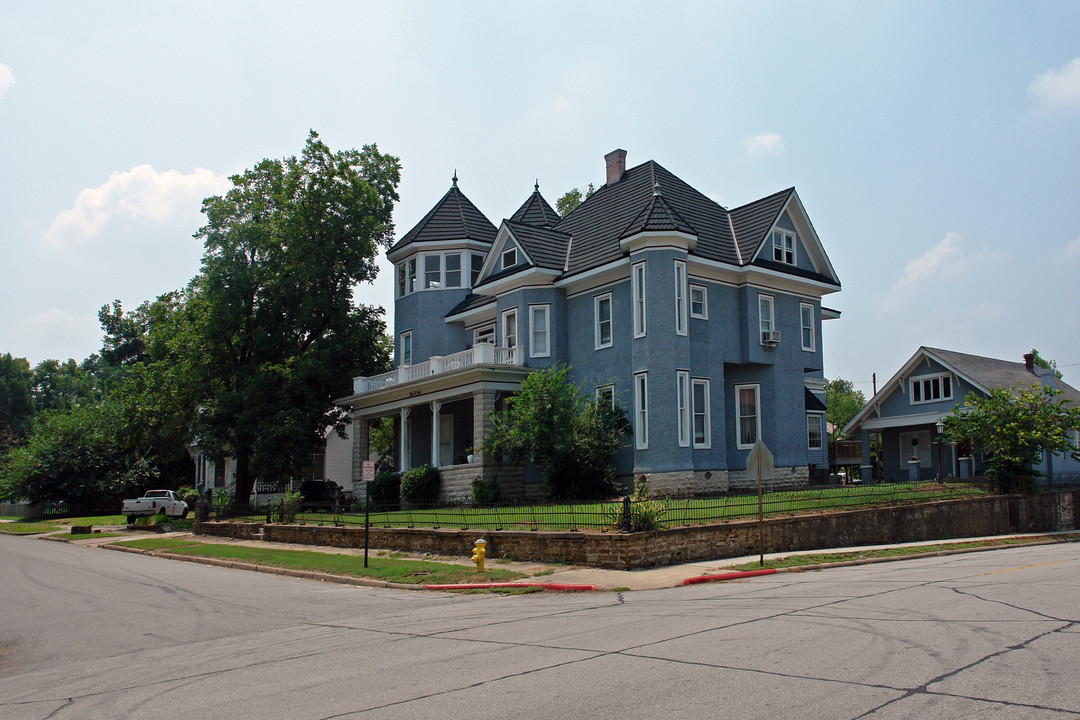 304 S 14th St in Fort Smith, AR - Building Photo