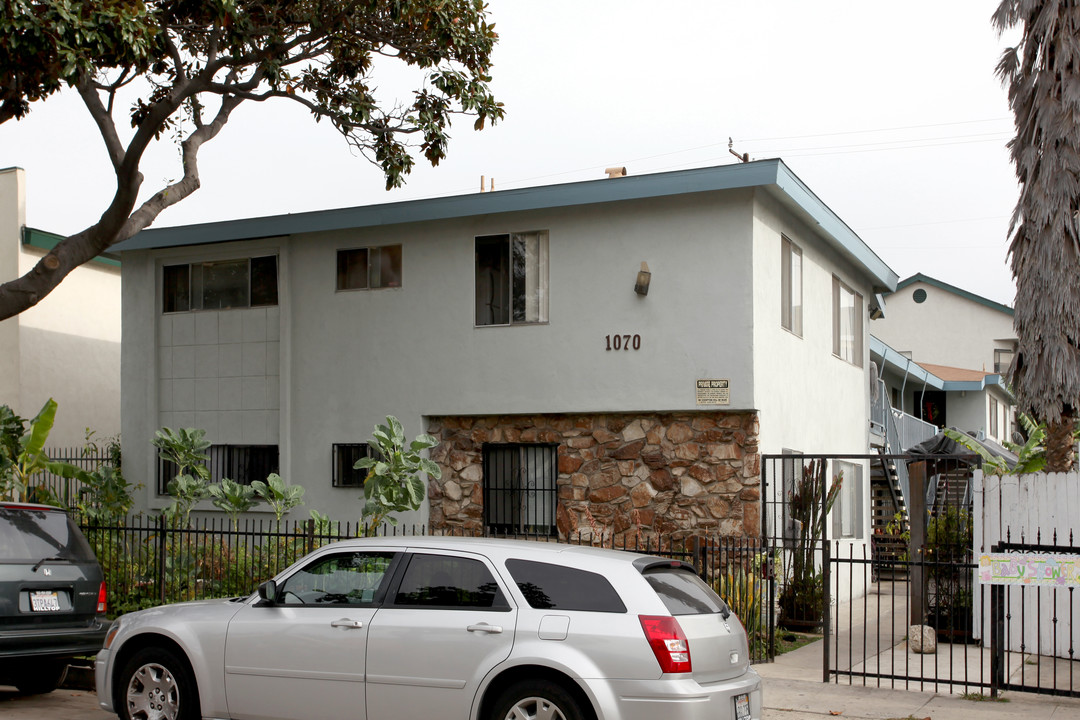 1070 Saint Louis Ave in Long Beach, CA - Building Photo