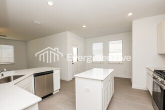 209 Pine St in Azle, TX - Building Photo - Building Photo