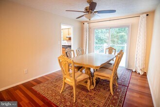 10038 Chatelaine Cir in Ellicott City, MD - Building Photo - Building Photo